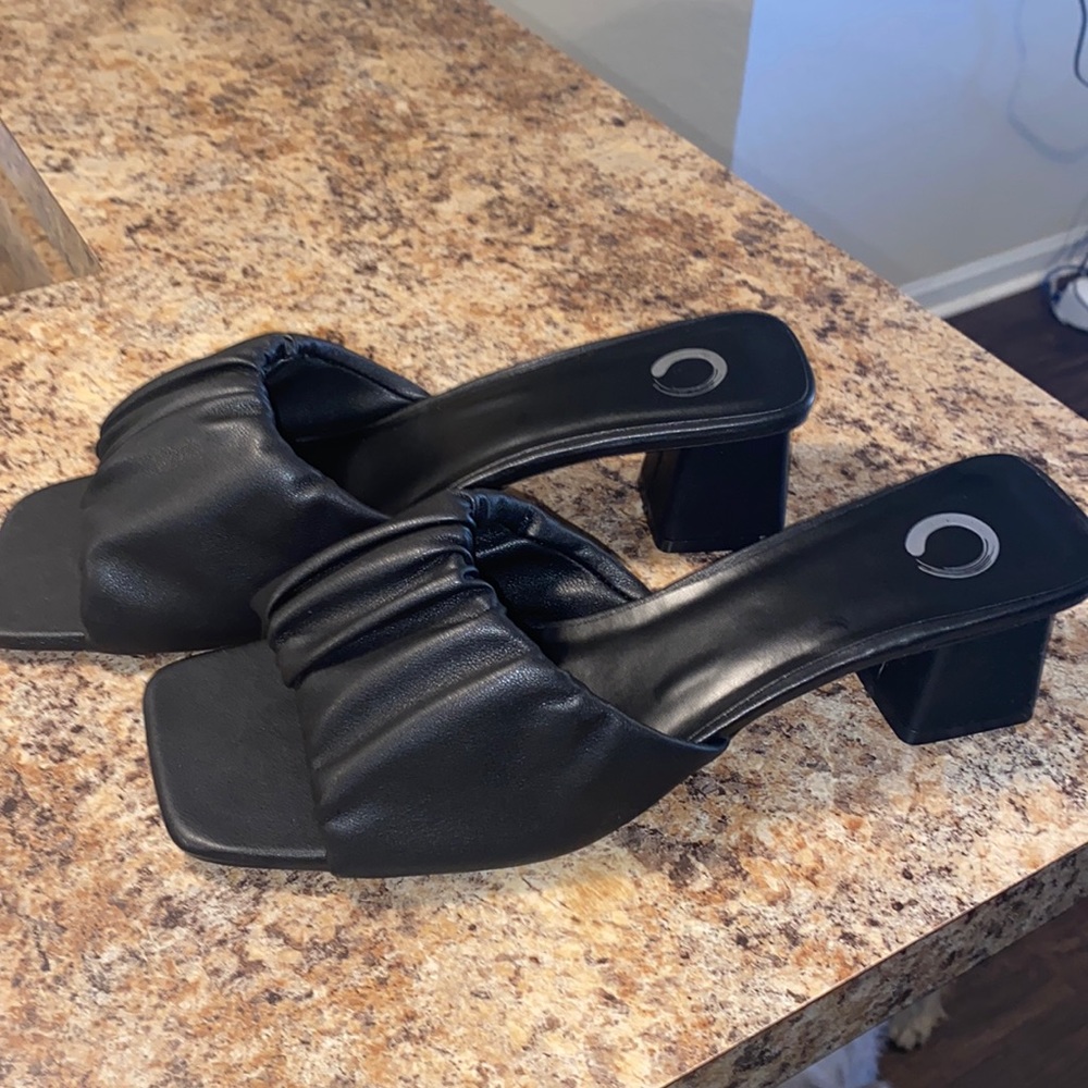 Journee Collection sandal